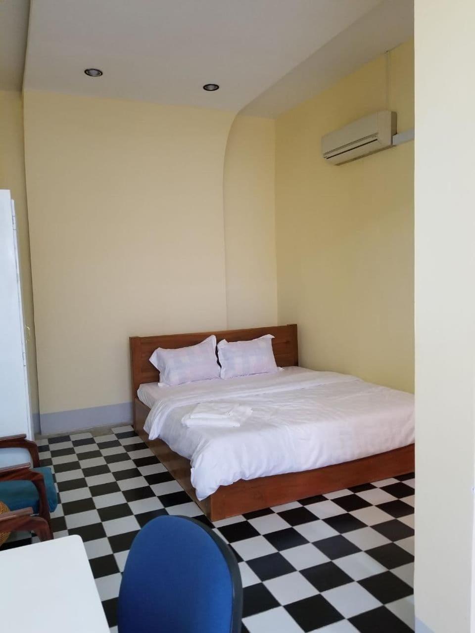 Room 7 - Studio In A Villa 5Mn Walk From The Royal Palace With Swimming Pool Phnom Penh Exterior photo